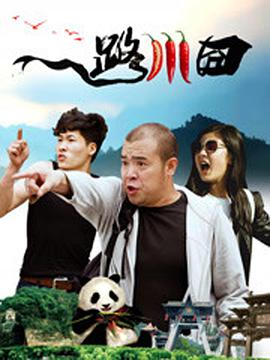 然而，外界看待身处流量之巅的她，就如同戴上了一副有色眼镜，她的一切都会被放在审视的聚光灯下。