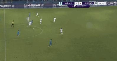 《众神之谷》发预告 约翰·马尔科维奇成超级富豪 2020-07-07 7月7日，由乔什·哈奈特、贝纳尼丝·玛尔洛、约翰·马尔科维奇主演的电影《众神之谷》发布预告片。